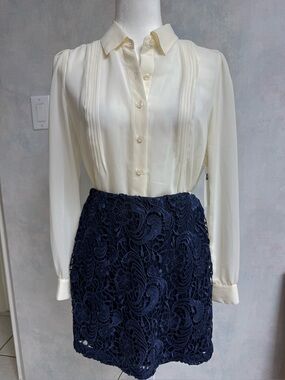 Forever 21 - Mini Skirt Navy Lacey